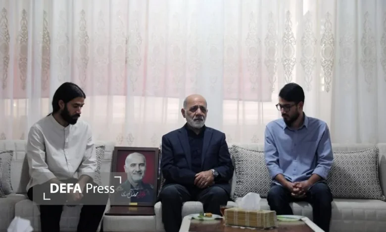 دیدار سرلشکر عبداللهی با خانواده شهید اسدی