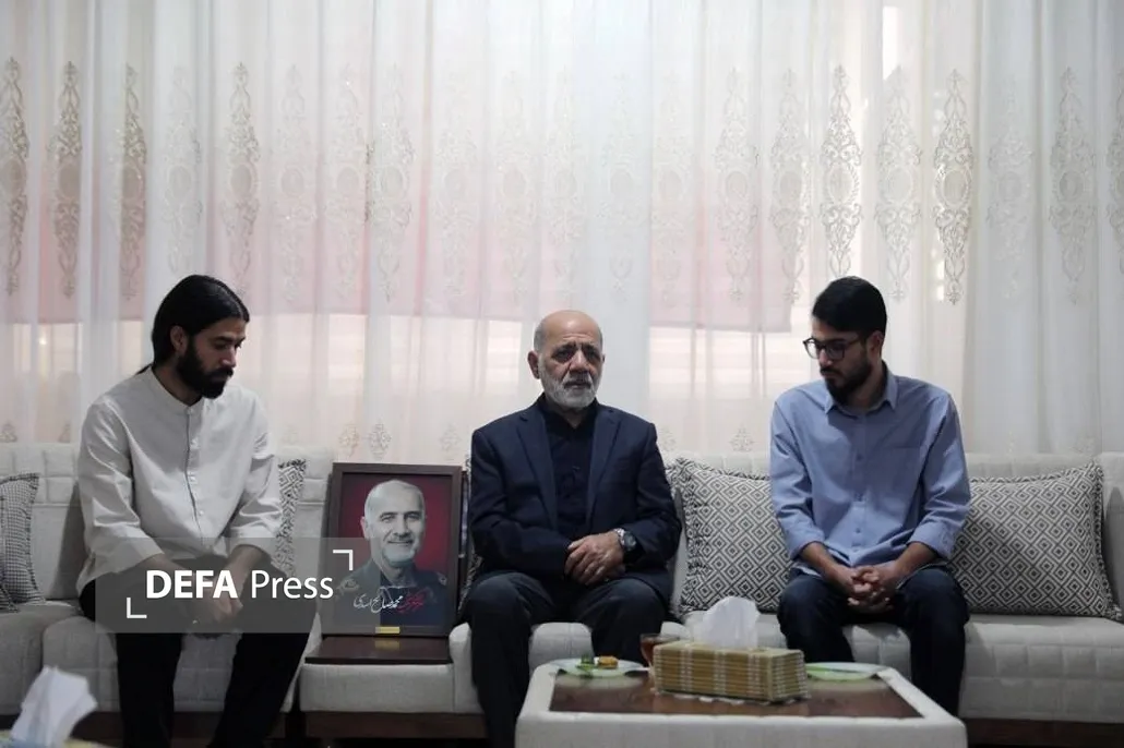 دیدار سرلشکر عبداللهی با خانواده شهید اسدی
