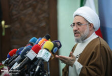 آیت‌الله اراکی: نمی‌توان از حمایت مظلومان گفت و در جشن ظالمان شرکت کرد - هشت صبح