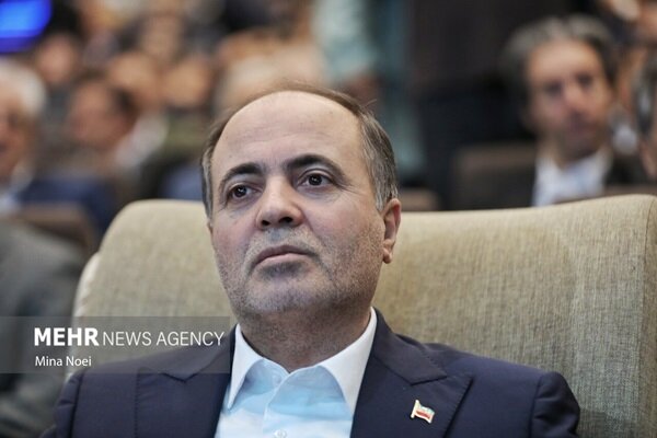 نوری: صادرات پسته و زعفران ایران به اروپا باید تسهیل شود - هشت صبح
