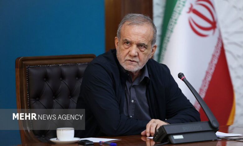 رئیس جمهور: باید پناهگاه و تکیه‌گاه همه ملت ایران باشیم - هشت صبح