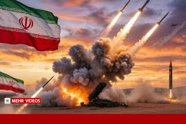 رصد لحظه‌ای تحرکات دشمن در تنگه هرمز
