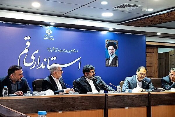 استاندار قم: کارنامه بانک مسکن در این استان عالی و بسیار موفق است - هشت صبح