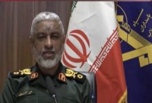 دریادار عظمایی: ناوهای آمریکایی جرات نزدیک شدن به تنگه هرمز را ندارند - هشت صبح