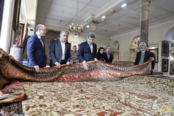 فرش ایرانی از دار قالی به تابلوی بورس کالا می رود - هشت صبح
