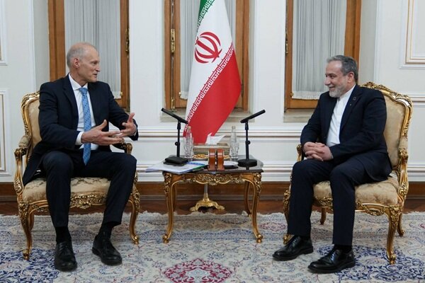دیدار معاون وزیر امور خارجه لهستان با عراقچی - هشت صبح