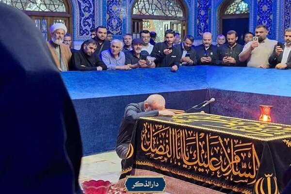 پزشکیان به زیارت امام رضا (ع) مشرف شد؛ ادای احترام به مزار رهبر شهید - هشت صبح