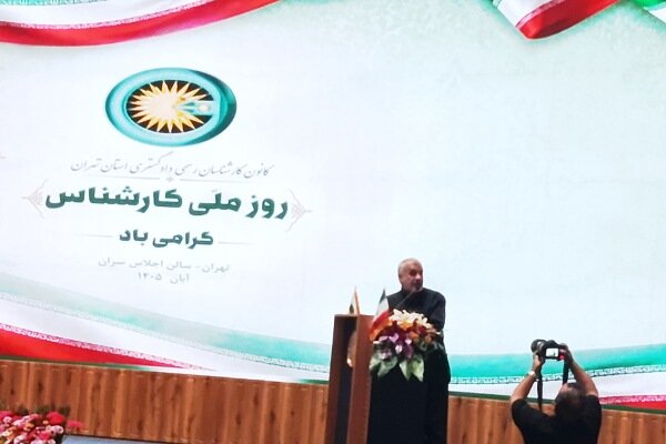 نیکزاد: آمریکا قدرت ایستادگی ملت ایران را دست‌کم گرفت - هشت صبح