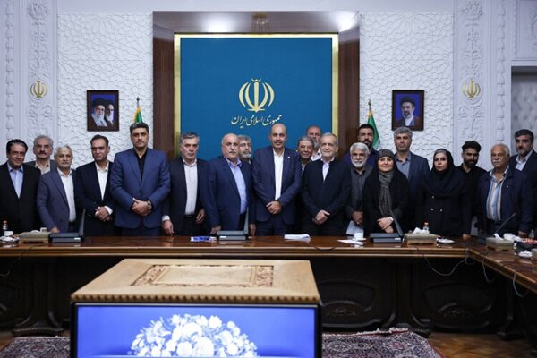 پزشکیان: عملکرد رانندگان در جنگ ۴۰روزه جلوه‌ای از تعهد ملی بود - هشت صبح